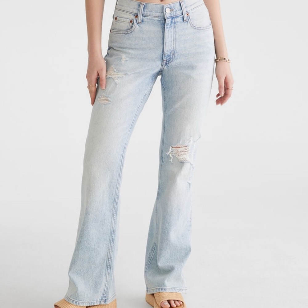 NWT Aeropostale Women’s Light Blue Distressed Flare High-Rise Jeans - Sz 2 short
